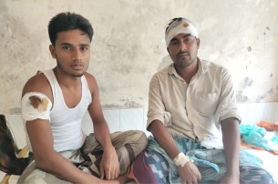 চলাচলের রাস্তায় প্রতিবন্ধকতার    অভিযোগ করায় হামলা, আহত-২