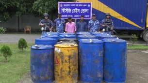 ভোলা থেকে পাচারকালে ৪ হাজার ৩২০ লিটার ভোজ্য তেল জব্দ