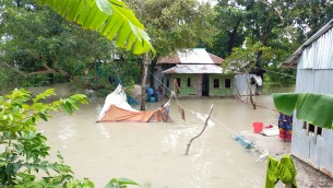 বঙ্গোসাগরে নিন্ম চাপের প্রভাবে ভোলার ১০ গ্রাম প্লাবিত