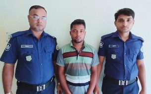 তজুমদ্দিনে স্কুল ছাত্রীকে ধর্ষনের অভিযোগে যুবক গ্রেপ্তার