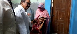 পুলিশ-বিএনপি সংঘর্ষ : ভোলায় নিহতদের  পরিবারকে নগদ অর্থ সহায়তা