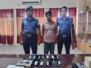 দৌলতখানে চোরাই মোবাইলসহ যুবক গ্রেফতার