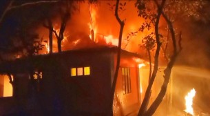 তজুমদ্দিনে গ্যাস সিলিন্ডার বিস্ফোরণে বসত ঘরে আগুন