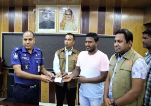 ভোলায় হারিয়ে যাওয়া ৯টি স্মার্ট ফোন উদ্ধার