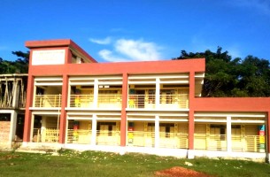 ৩২ বছর পর মুসলিম  শিক্ষক পেল শিক্ষার্থীরা