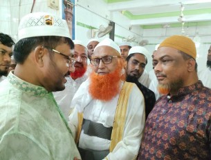 লালমোহনে মোল্লা জামে মসজিদে ৩৮  বছরের ইমামতী শেষে বর্ণাঢ্য বিদায়