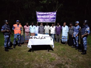ভোলায় দেশীয় অস্ত্রসহ ১০ ডাকাত আটক