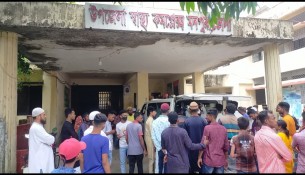 মনপুরা হাসপাতালে চিকিৎসা না পেয়ে শিশু মৃত্যুর অভিযোগ