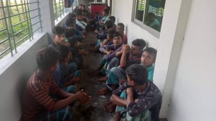 ভোলায় মা ইলিশ শিকার করায় ২৩ জেলে আটক