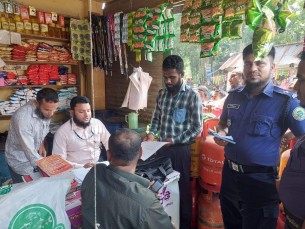 লালমোহনে ৬ ব্যবসা প্রতিষ্ঠানকে জরিমানা