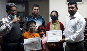 জাতীয় বিজ্ঞান ও প্রযুক্তি সপ্তাহে  ক্ষুদে  বিজ্ঞানীদের মাছে পুরুস্কার বিতরণ