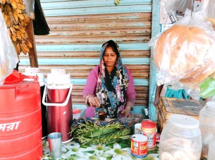 লালমোহনে চায়ের কাপে ময়ফুলের বাঁচার সংগ্রাম