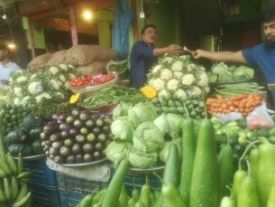 ভোলার বাজারে শীতকালীন শাক-সবজির সরবরাহ বৃদ্ধি