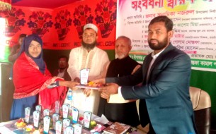 লালমোহনে জিপিএ-৫ প্রাপ্ত শিক্ষার্থীদের সংবর্ধনা