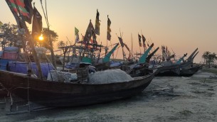 তজুমদ্দিনে মাছধরা ট্রলারে ডাকাতি ১৫ জেলে অপহরণ,আহত-২০