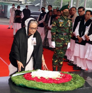 বঙ্গবন্ধু ও শহীদ বুদ্ধিজীবীদের প্রতি প্রধানমন্ত্রীর গভীর শ্রদ্ধা