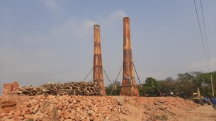 চরফ্যাশনে নিয়ম নিতীর তোয়াক্কা না করেই অবৈধ ২০ ইট ভাটা