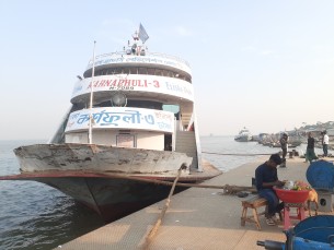 ভোলা-ঢাকা নৌ রুটে যাত্রী সংকট কয়েকটি লঞ্চের যাত্রা বাতিল