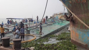 ভোলার মেঘনায় ডুবে যাওয়া তেলবহী  জাহাজ সাগর নন্দিনী-২ উদ্ধার