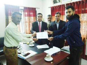 যুব উন্নয়ন অধিদপ্তর থেকে সনদ পেলো স্বাধীন যুব উন্নয়ন সংস্থা