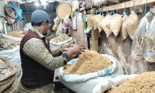 ভোলায় কয়েক গুণ বেড়েছে শুটকির বাজার