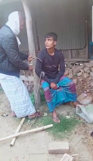 ভোলায় চুরির অপবাদে যুবককে বেঁধে  নির্যাতনের দৃশ্য ফেসবুকে ভাইরাল ইউপি সদস্যসহ আটক-২