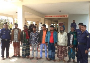 লালমোহনে ওয়ারেন্টভূক্ত ৮ আসামী গ্রেফতার