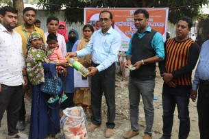 ভোলায় অতিদরীদ্র অপুষ্ট শিশুদের জন্য সম্পুরক খাদ্য ও নগদ টাকা বিতরণ