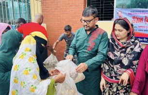 স্বাধীনতা দিবসে রমজান উপলক্ষ্যে ইফতার ও খাদ্য সামগ্রী বিতরণ করলেন: এমপি শাওন