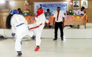 বোরহানউদ্দিনে কিশোরীদের আত্নরক্ষায় কারাতে প্রতিযোগীতা অনুষ্ঠিত