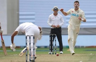 টেস্ট: নিউজিল্যান্ডের বিপক্ষে ফলো-অনে পড়ে লড়ছে শ্রীলংকা