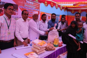 ভেলুমিয়ায় অতিদরীদ্র অপুষ্ট শিশুদের মাঝে সম্পুরক খাদ্য ও নগদ টাকা বিতরন