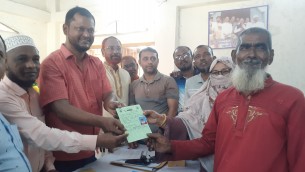 ভোলায় হতদরিদ্রের মাঝে রেশন কার্ড বিতরণ