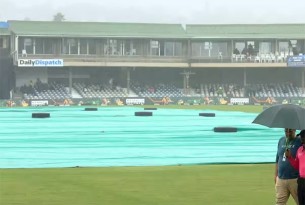 বৃষ্টিতে ভেসে গেলে দক্ষিণ আফ্রিকা-ওয়েস্ট ইন্ডিজ প্রথম ওয়ানডে