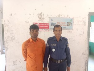 মনপুরায় এক গৃহবধূকে নির্যাতনের  মামলায় যুবলীগ নেতা আটক