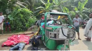 ভোলায় কাভার্ডভ্যান সিএনজি সংঘর্ষে নিহত-৩