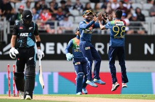 টি-টোয়েন্টি: সুপার ওভারের থ্রিলারে নিউজিল্যান্ডকে হারিয়ে সিরিজ শুরু শ্রীলংকার