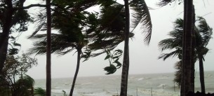 ভোলার ঢাল চরে ঝড়ো বাতাস বৃষ্টি