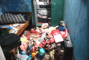 লালমোহনে প্রবাসীর  বসতঘরে  মুখে মাস্ক পরে দুর্ধর্ষ ডাকাতি