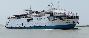 তজুমদ্দিন থেকে চট্টগ্রামে যাত্রীবাহী জাহাজ চালু স্বস্তিতে শত শত শ্রমজীবী