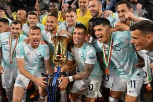 মার্টিনেজের জোড়া গোলে ইতালিয়ান কাপের শিরোপা ধরে রাখলো ইন্টার