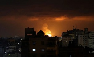 গাজায় ইসরাইলি বিমান হামলায় চার শিশুসহ ১৩ জন নিহত