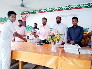 ভোলায় প্রধানমন্ত্রীর উপহার ২০৬টি  ট্যাব পেলো মেধাবী শিক্ষার্থীরা