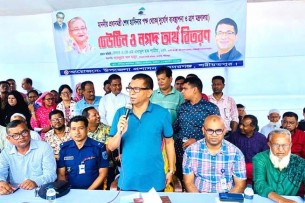 শেখ হাসিনা মানুষের মুখে হাঁসি ফোটান, আর খালেদা জিয়া এতিমের টাকা মেরে খান: এনামুল হক শামীম