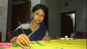 ভোলার নারী উদ্যোক্তা প্রমিতা এনি হ্যান্ড পেইন্টিং করেই স্বনির্ভর