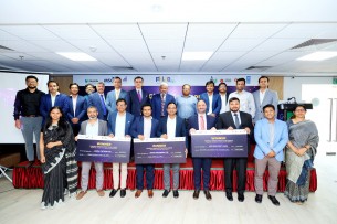 আর্থিক খাতে নারীর অংশগ্রহণ বৃদ্ধিতে নারীবান্ধব উদ্ভাবনের জন্য পুরস্কার পেল তিন প্রতিষ্ঠান