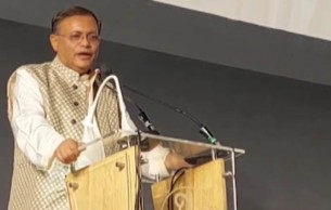 কাঁটাতার নাড়ির বন্ধন ছিঁড়তে পারেনি: কলকাতা চলচ্চিত্র উৎসবে তথ্যমন্ত্রী