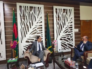 রাজনৈতিক দলগুলো এক টেবিলে বসা উচিত : সিইসি