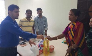 ভোলা পৌরসভায় টিসিবির পণ্য বিক্রি শুরু