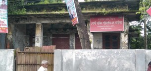 লালমোহনে পোস্ট অফিসে মিলছে না কাঙ্খিত সেবা